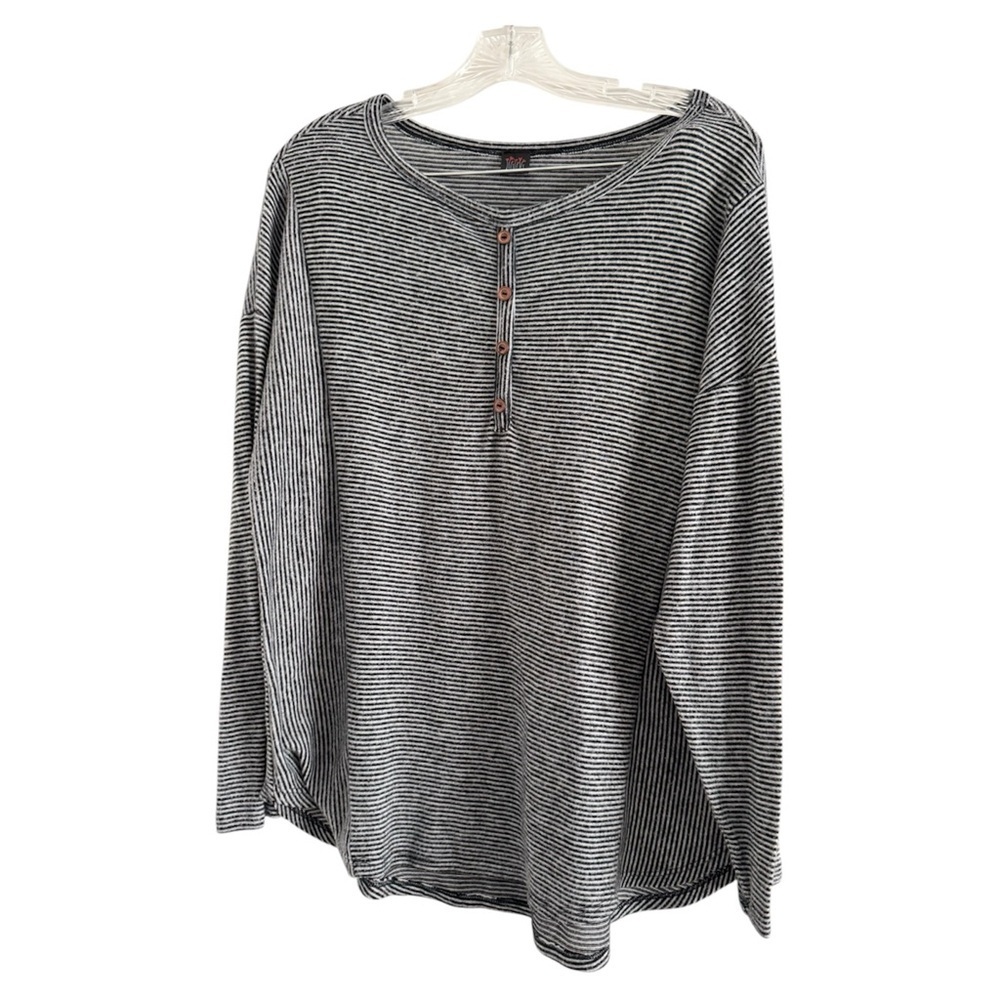 I JOAH Premium Women BlackWhite Striped LongSleeve PolyesterRayon Pullover Top-M